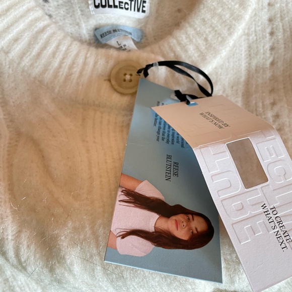 Chic Ivory Cable Knit Cardigan - Picture 3 of 4